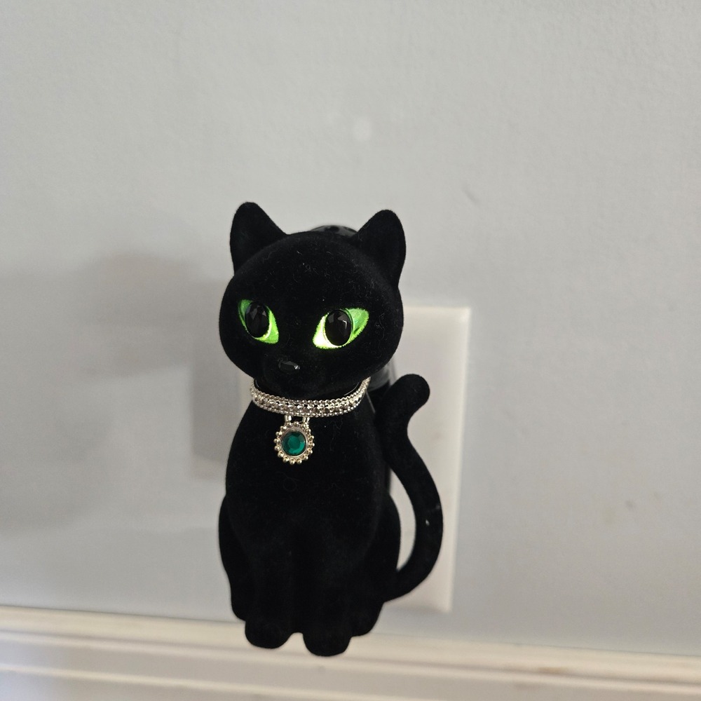Bath&Body Works Black Cat Green Gem Eyes Wallflower Plug